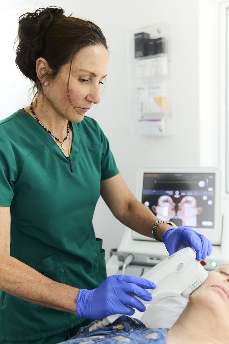 A treatment with one of the clinic’s devices